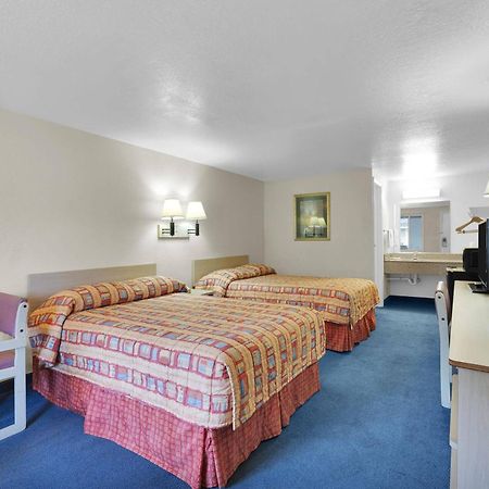 Knights Inn Jacksonville At Dix Ellis Trail Bagian luar foto