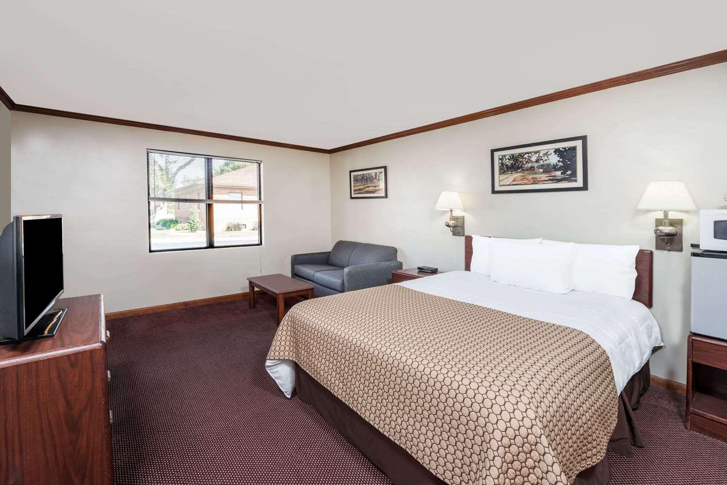 Knights Inn Jacksonville At Dix Ellis Trail Bagian luar foto