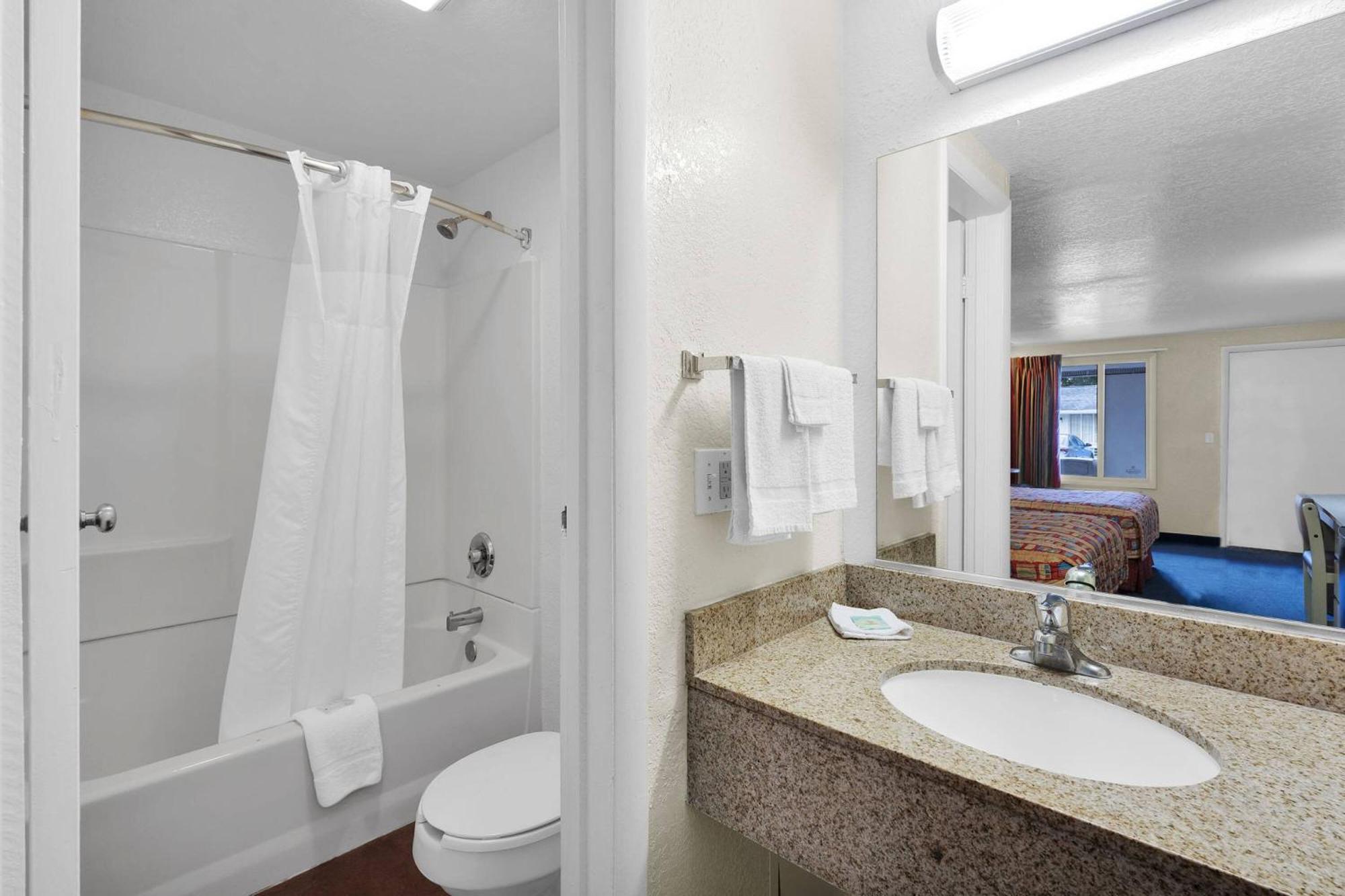 Knights Inn Jacksonville At Dix Ellis Trail Bagian luar foto