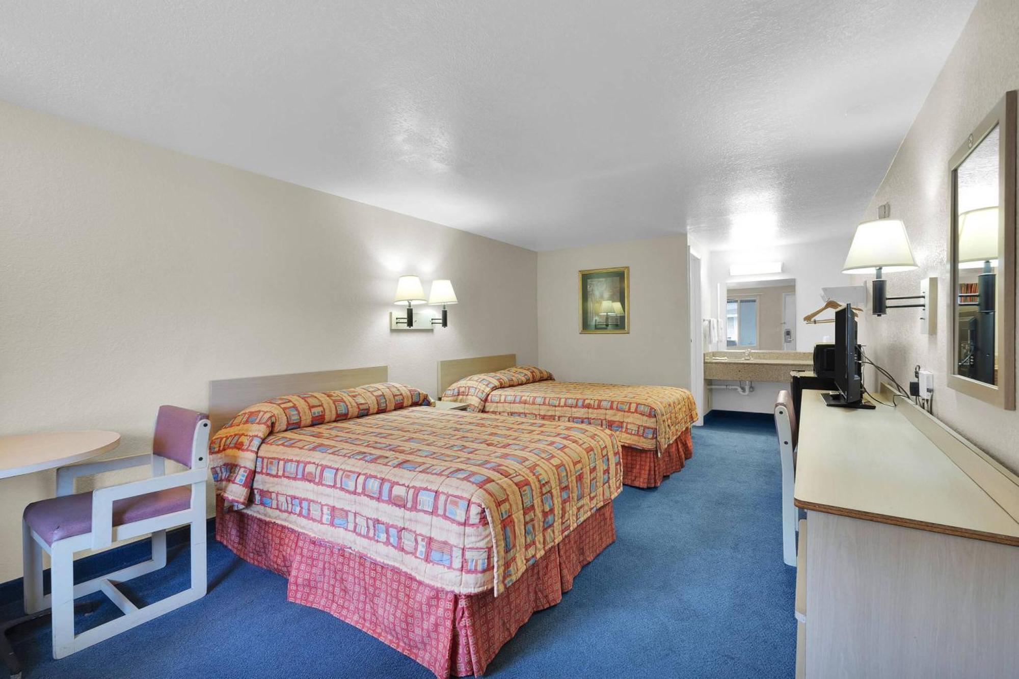 Knights Inn Jacksonville At Dix Ellis Trail Bagian luar foto