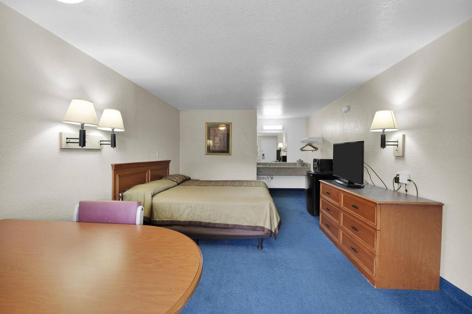 Knights Inn Jacksonville At Dix Ellis Trail Bagian luar foto